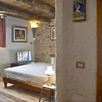 Hotel Residenza D'epoca Borgodifiume 3*