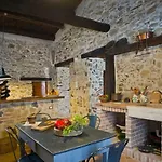 Hotel Residenza D'epoca Borgodifiume 3*