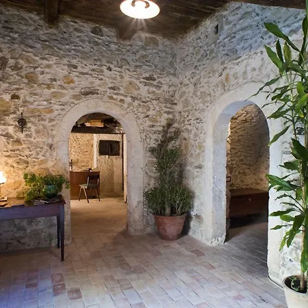 Residenza D'epoca Borgodifiume 3* פיומפרדו ברוציו