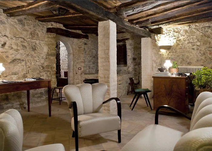 Residenza D'epoca Borgodifiume 3* פיומפרדו ברוציו