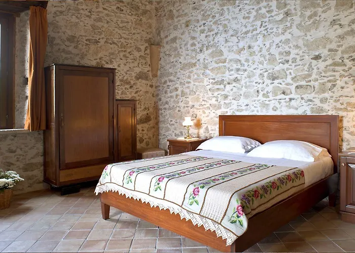 Residenza D'epoca Borgodifiume מלון פיומפרדו ברוציו