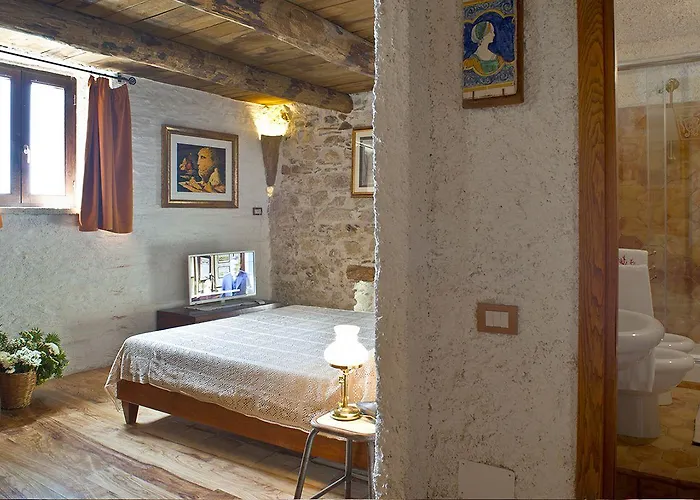 מלון Residenza D'epoca Borgodifiume 3*