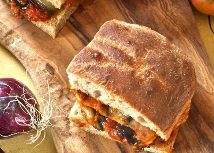 Residenza D'epoca Borgodifiume פיומפרדו ברוציו