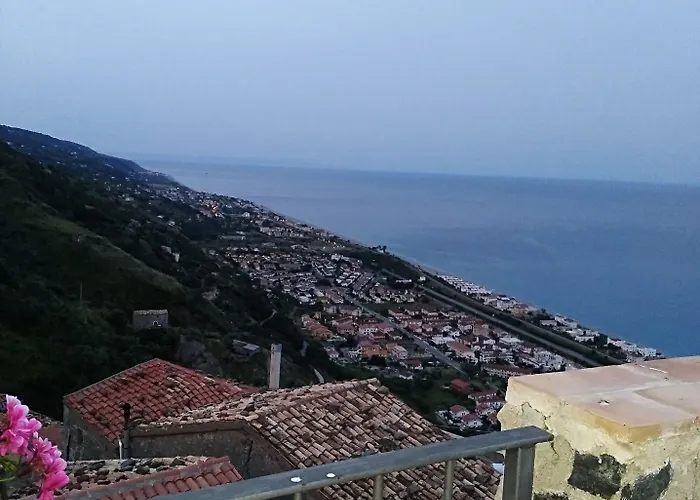 Residenza D'epoca Borgodifiume 3* פיומפרדו ברוציו