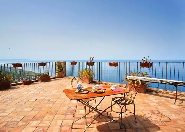 Residenza D'epoca Borgodifiume פיומפרדו ברוציו