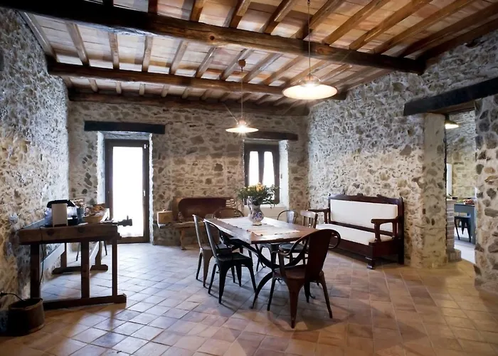 Residenza D'epoca Borgodifiume 3*