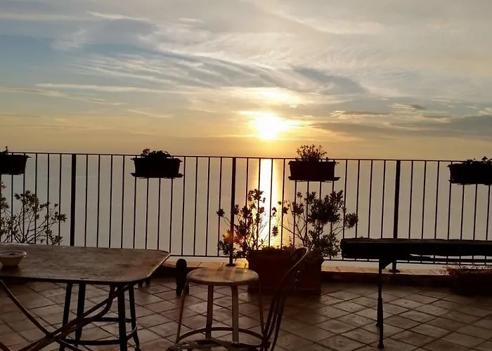 Residenza D'epoca Borgodifiume מלון פיומפרדו ברוציו