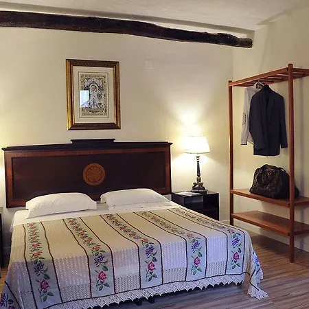 Residenza D'epoca Borgodifiume 3*