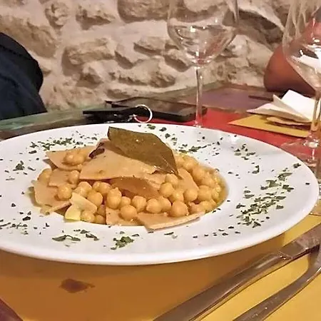 Hotel Residenza D'epoca Borgodifiume 3*