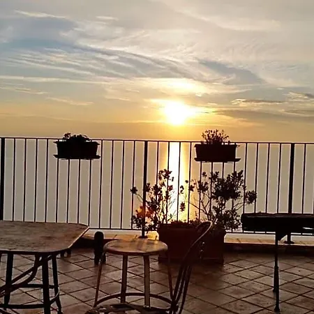 Residenza D'epoca Borgodifiume 3*