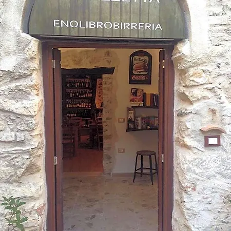 Residenza D'epoca Borgodifiume 3*