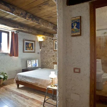 Residenza D'epoca Borgodifiume 3*