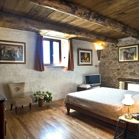 Residenza D'epoca Borgodifiume 3* 피우메프레도 브루치오