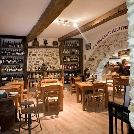 Residenza D'epoca Borgodifiume 3* 피우메프레도 브루치오