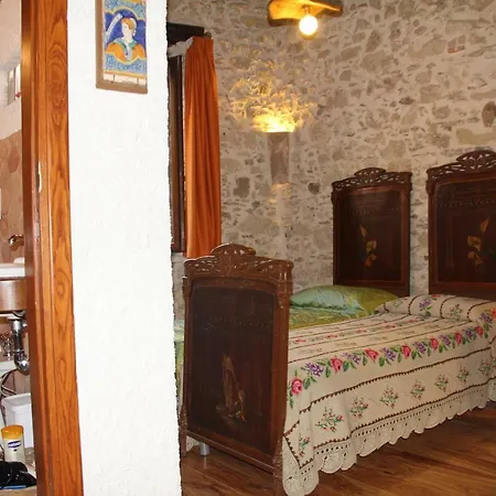 Residenza D'epoca Borgodifiume 피우메프레도 브루치오