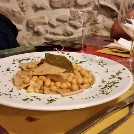 Residenza D'epoca Borgodifiume 피우메프레도 브루치오