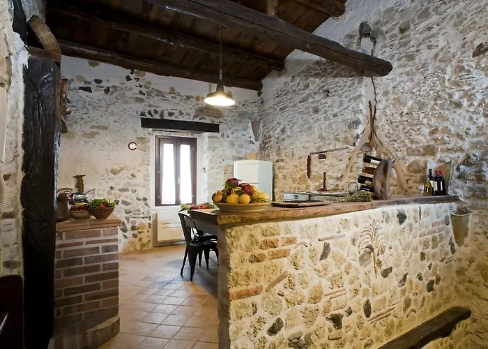 Residenza D'epoca Borgodifiume 菲乌梅夫雷多布鲁齐奥