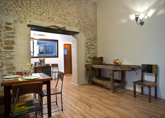 Residenza D'epoca Borgodifiume 3*